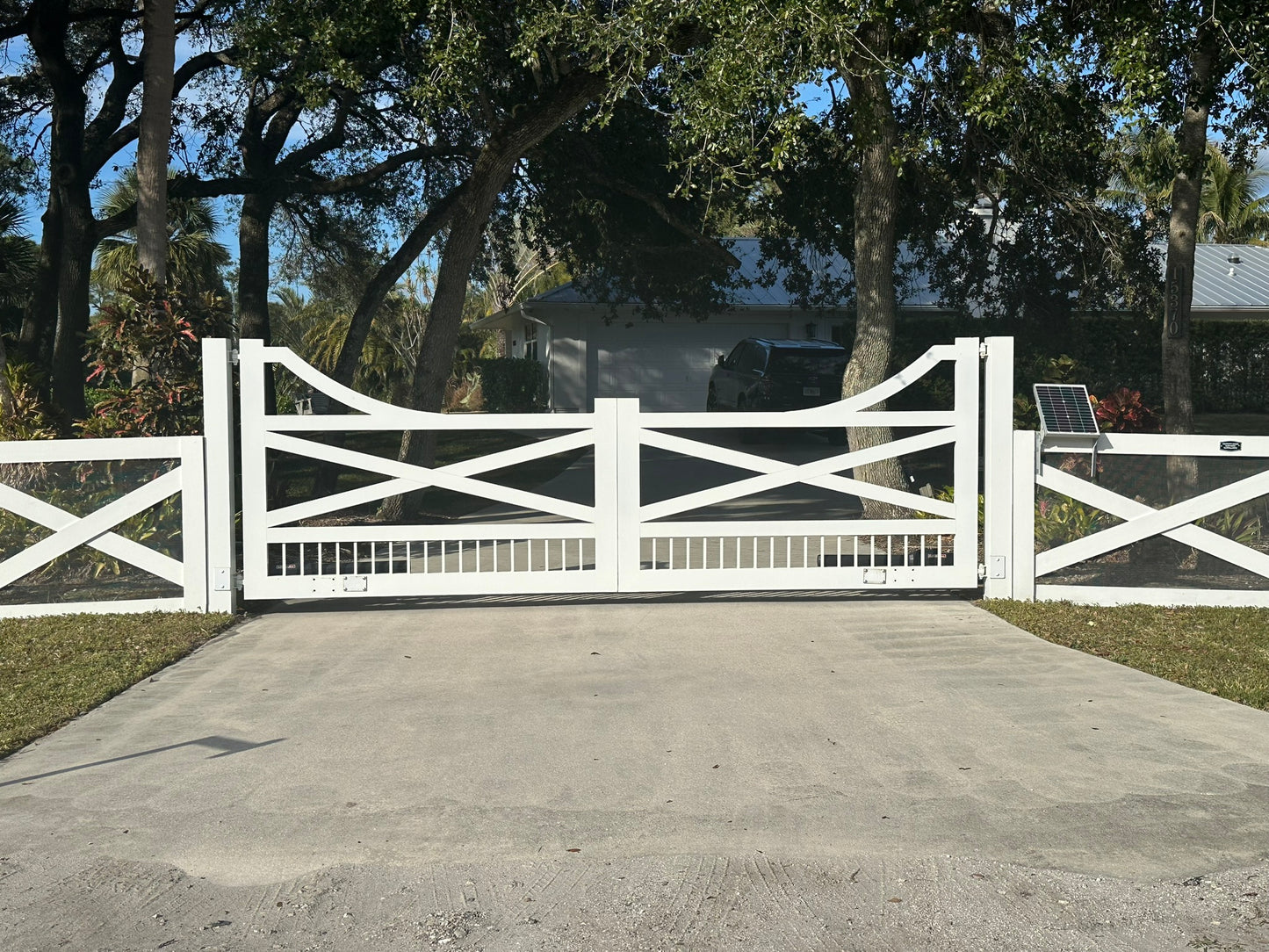 Dual Swing Ranch Style Entry Gate